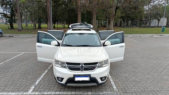 DODGE JOURNEY 3.6 RT V6 GASOLINA 4P AUTOMÁTICO DODGE JOURNEY 3.6 RT V6 GASOLINA 4P AUTOMÁTICO
